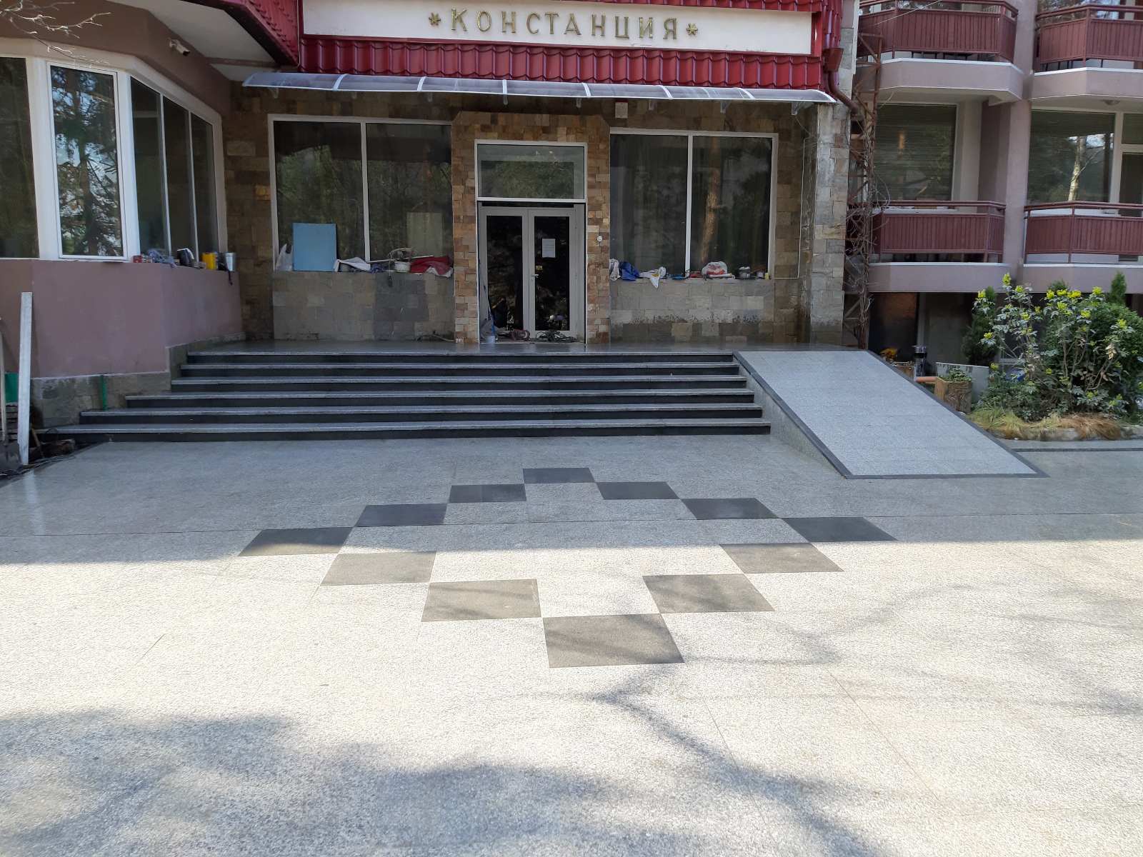 Фасада от Врачански варовик